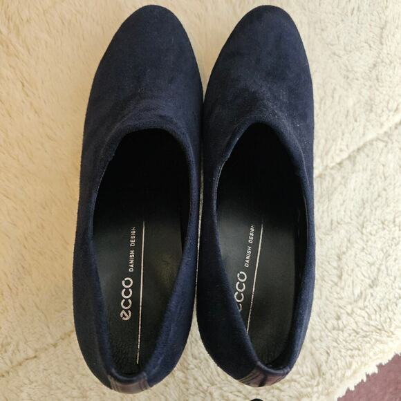 Ecco Danish Design Navy Suede Sz40 heels Pump Slipon shoes. Career. Work. Office - Picture 11 of 15
